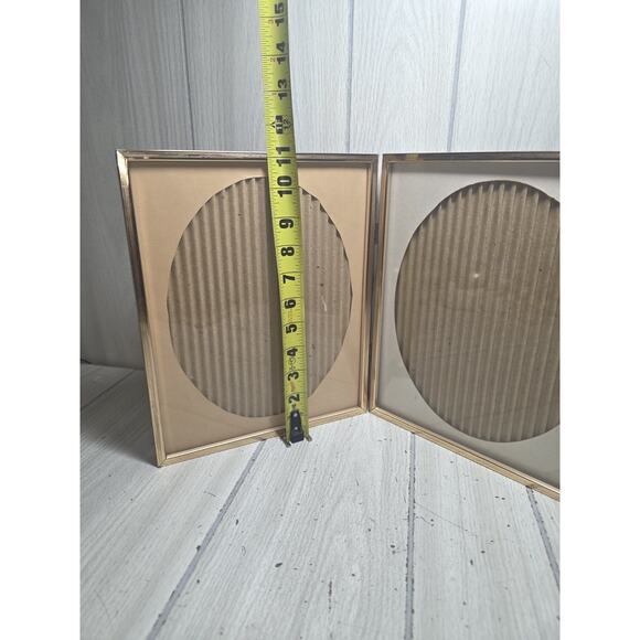 Vtg 70s Brass Standing Double Bifold Picture Frame Oval Matte Gold Tone 8x10 - Picture 2 of 10